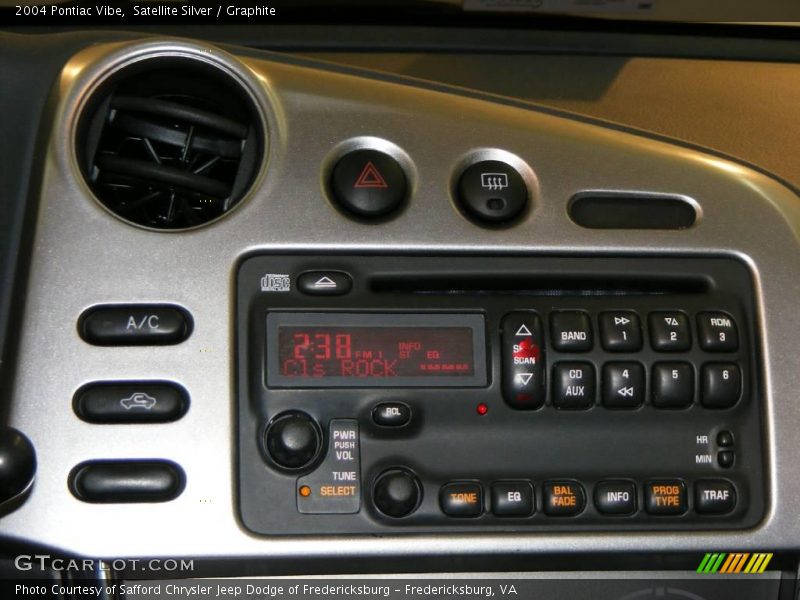 Satellite Silver / Graphite 2004 Pontiac Vibe