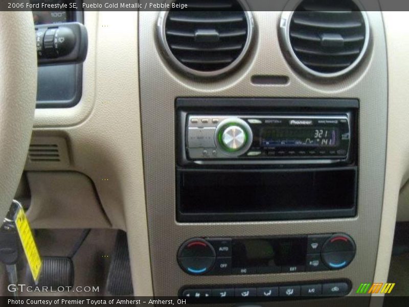 Pueblo Gold Metallic / Pebble Beige 2006 Ford Freestyle SE