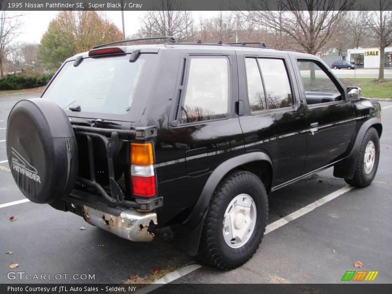 Super Black / Gray 1995 Nissan Pathfinder SE