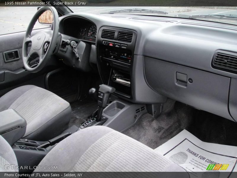 Super Black / Gray 1995 Nissan Pathfinder SE