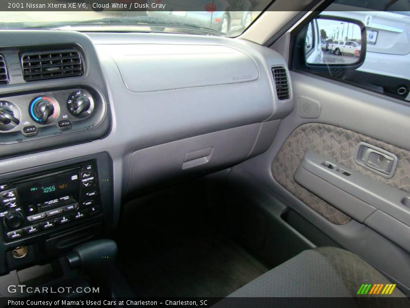 Cloud White / Dusk Gray 2001 Nissan Xterra XE V6