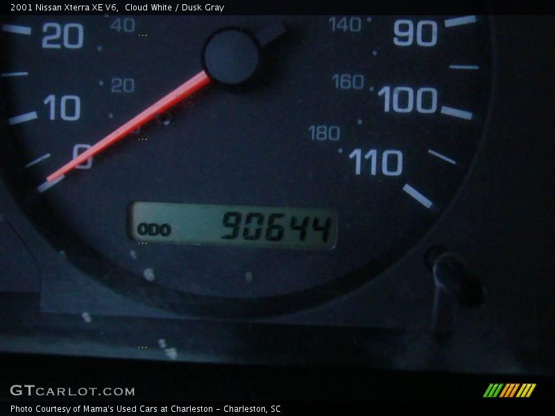 Cloud White / Dusk Gray 2001 Nissan Xterra XE V6