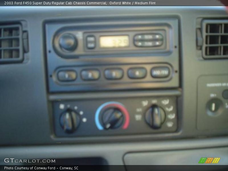Oxford White / Medium Flint 2003 Ford F450 Super Duty Regular Cab Chassis Commercial