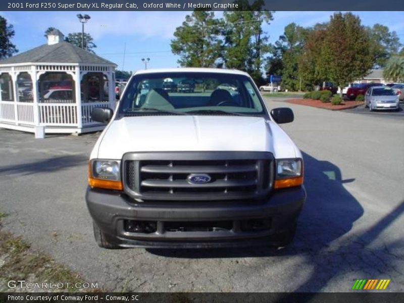 Oxford White / Medium Graphite 2001 Ford F250 Super Duty XL Regular Cab