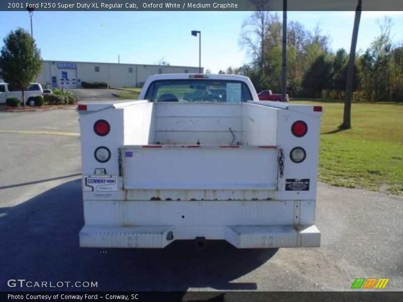 Oxford White / Medium Graphite 2001 Ford F250 Super Duty XL Regular Cab