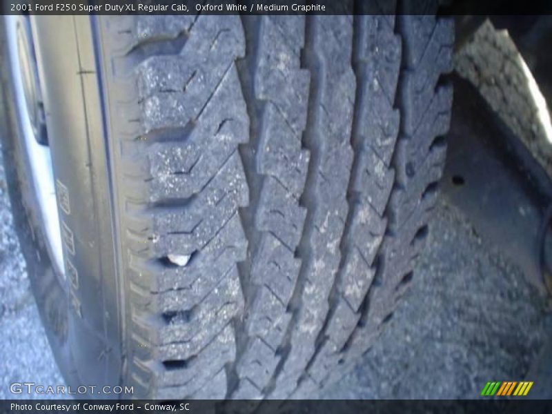 Oxford White / Medium Graphite 2001 Ford F250 Super Duty XL Regular Cab