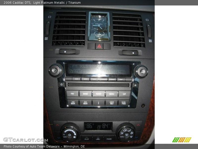 Light Platinum Metallic / Titanium 2006 Cadillac DTS