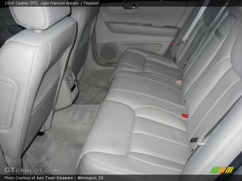 Light Platinum Metallic / Titanium 2006 Cadillac DTS
