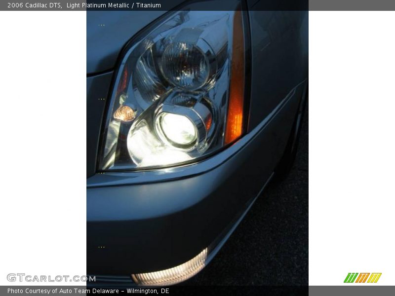 Light Platinum Metallic / Titanium 2006 Cadillac DTS