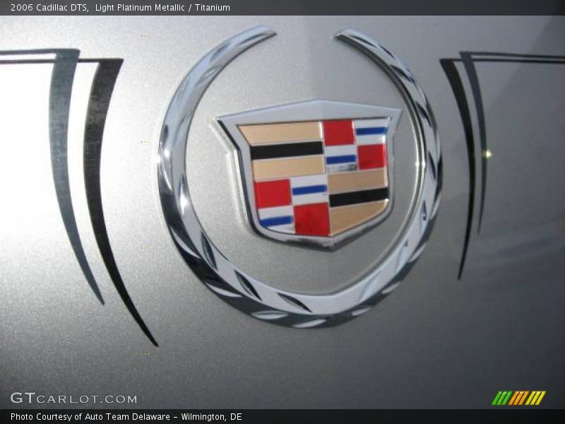 Light Platinum Metallic / Titanium 2006 Cadillac DTS
