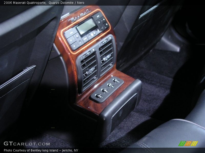 Quarzo Dolomite / Nero 2006 Maserati Quattroporte