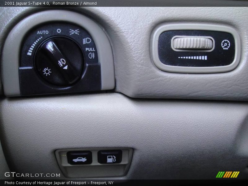 Roman Bronze / Almond 2001 Jaguar S-Type 4.0