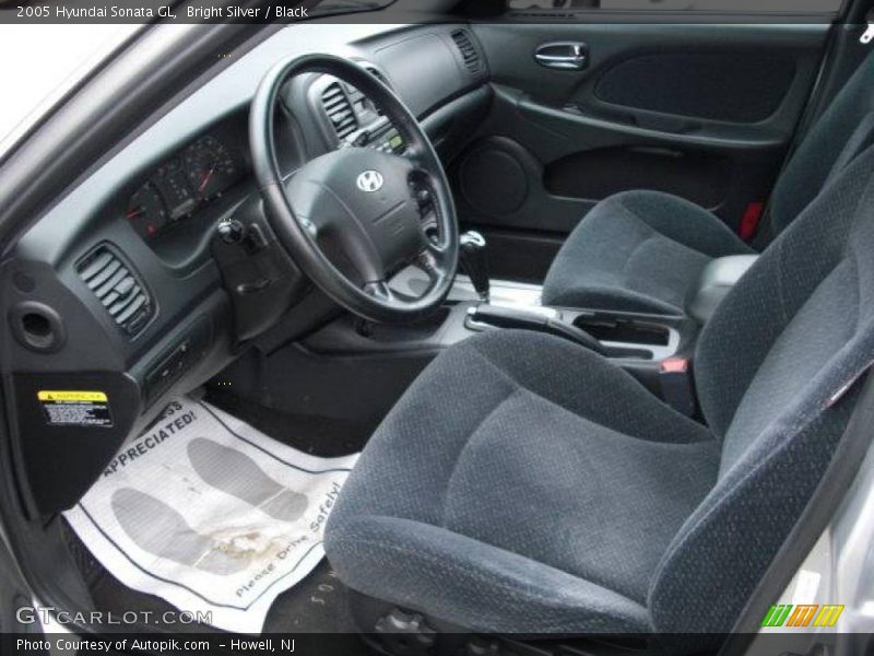 Bright Silver / Black 2005 Hyundai Sonata GL