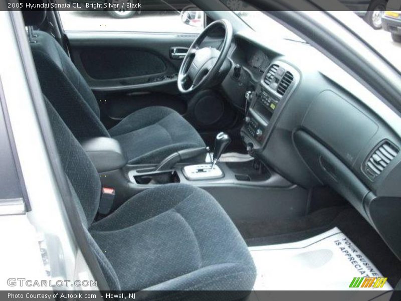 Bright Silver / Black 2005 Hyundai Sonata GL
