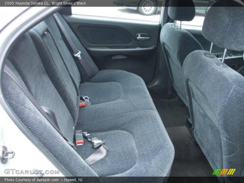 Bright Silver / Black 2005 Hyundai Sonata GL