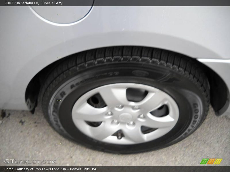 Silver / Gray 2007 Kia Sedona LX
