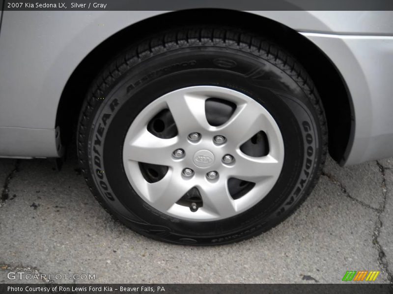 Silver / Gray 2007 Kia Sedona LX