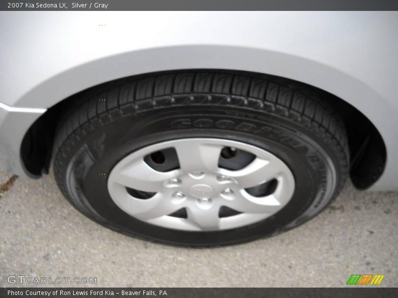 Silver / Gray 2007 Kia Sedona LX
