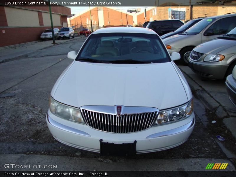Ivory Parchment Tri-Coat / Light Graphite 1998 Lincoln Continental