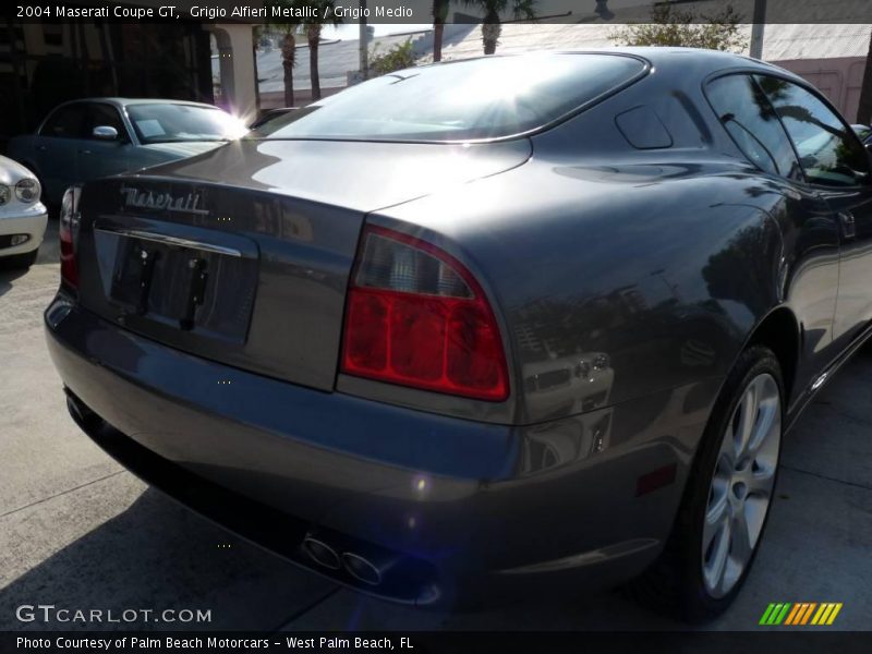 Grigio Alfieri Metallic / Grigio Medio 2004 Maserati Coupe GT