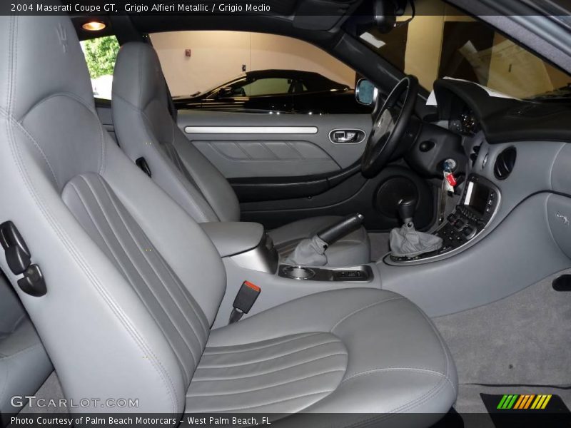 Grigio Alfieri Metallic / Grigio Medio 2004 Maserati Coupe GT