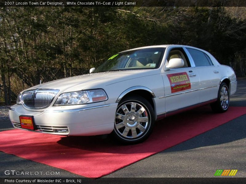 White Chocolate Tri-Coat / Light Camel 2007 Lincoln Town Car Designer