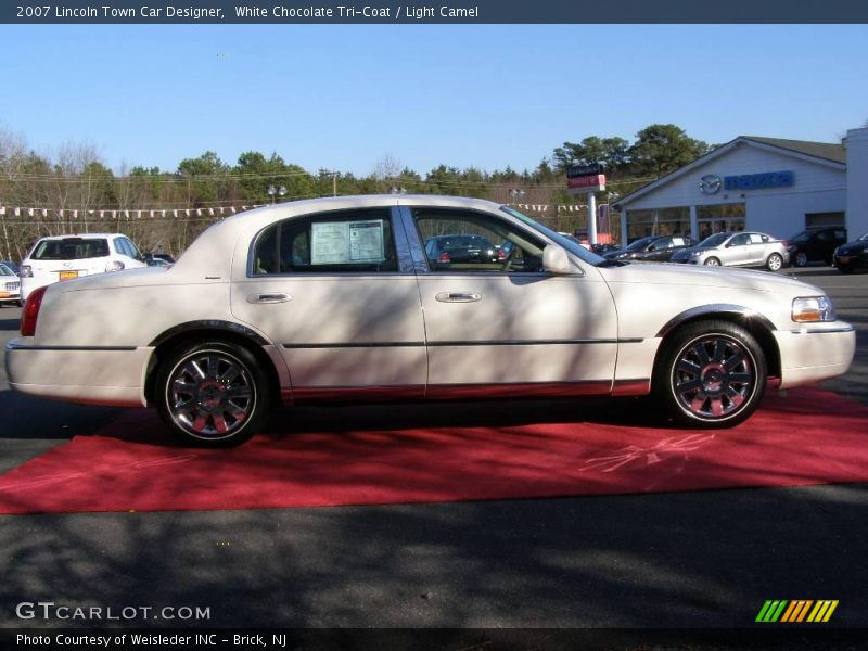 White Chocolate Tri-Coat / Light Camel 2007 Lincoln Town Car Designer