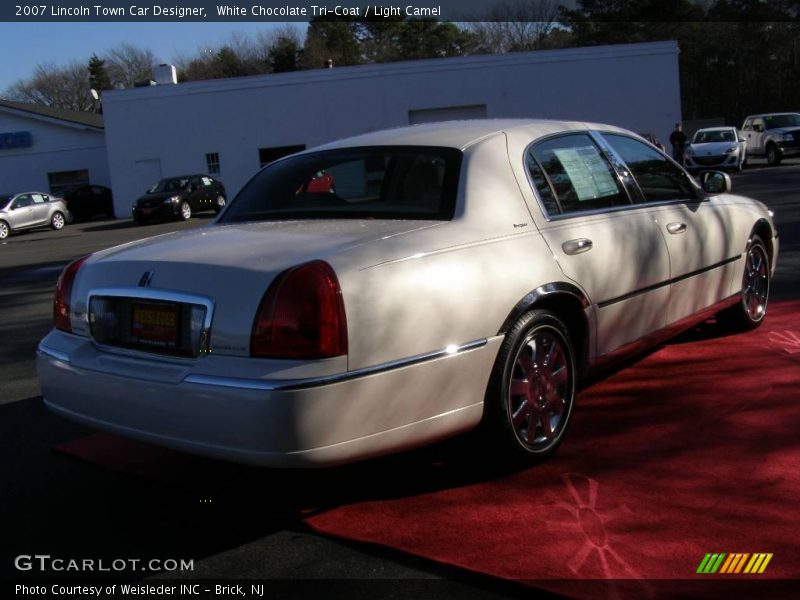 White Chocolate Tri-Coat / Light Camel 2007 Lincoln Town Car Designer