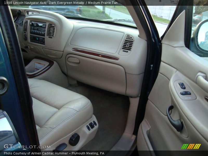 Dark Evergreen Metallic / Medium Prairie Tan 1998 Lincoln Navigator 4x4