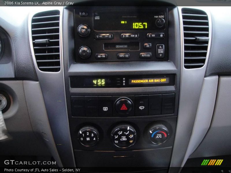 Alpine Gray / Gray 2006 Kia Sorento LX