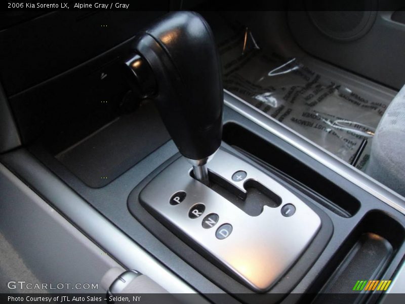 Alpine Gray / Gray 2006 Kia Sorento LX