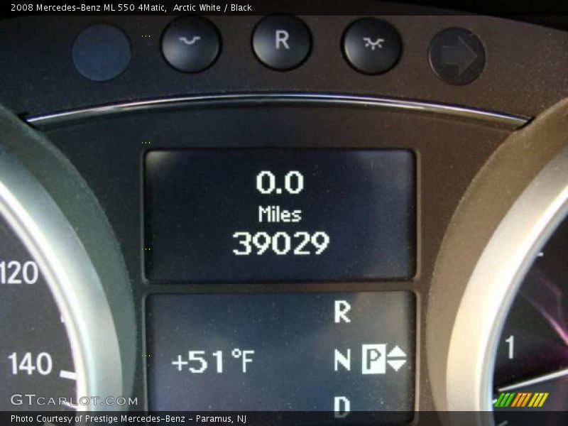 Arctic White / Black 2008 Mercedes-Benz ML 550 4Matic