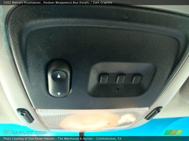 Medium Wedgewood Blue Metallic / Dark Graphite 2002 Mercury Mountaineer