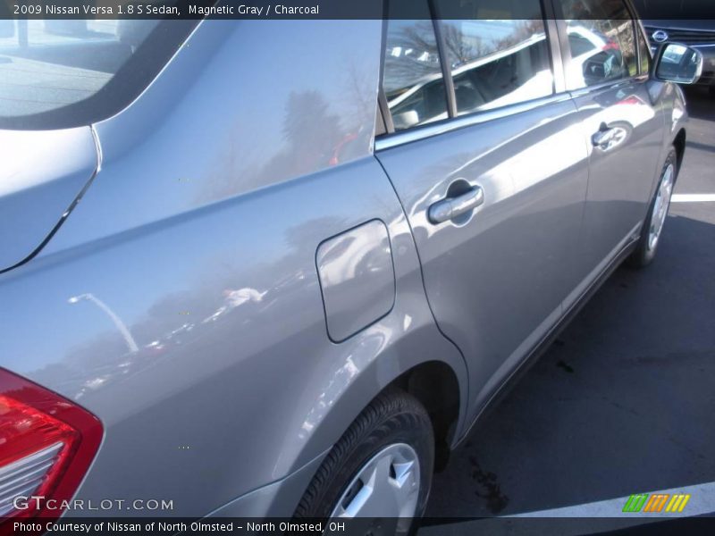 Magnetic Gray / Charcoal 2009 Nissan Versa 1.8 S Sedan