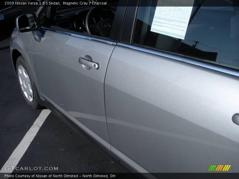Magnetic Gray / Charcoal 2009 Nissan Versa 1.8 S Sedan