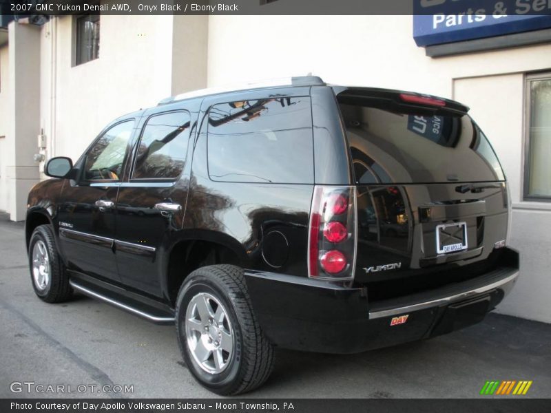 Onyx Black / Ebony Black 2007 GMC Yukon Denali AWD