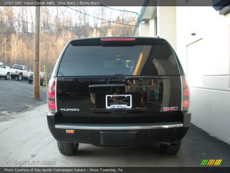 Onyx Black / Ebony Black 2007 GMC Yukon Denali AWD