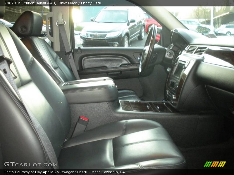 Onyx Black / Ebony Black 2007 GMC Yukon Denali AWD