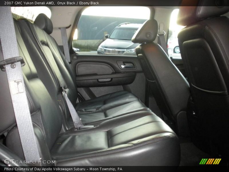 Onyx Black / Ebony Black 2007 GMC Yukon Denali AWD
