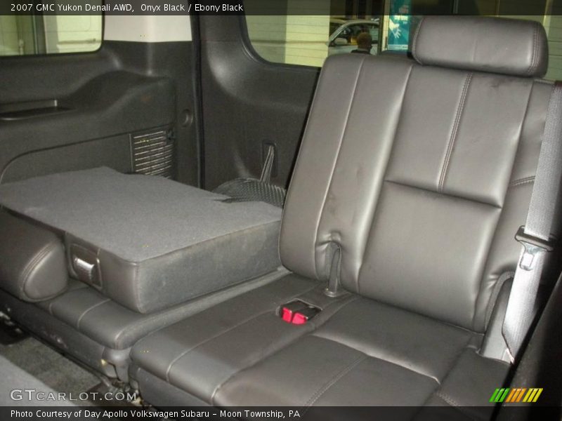 Onyx Black / Ebony Black 2007 GMC Yukon Denali AWD