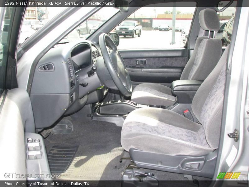 Sierra Silver Metallic / Gray 1999 Nissan Pathfinder XE 4x4