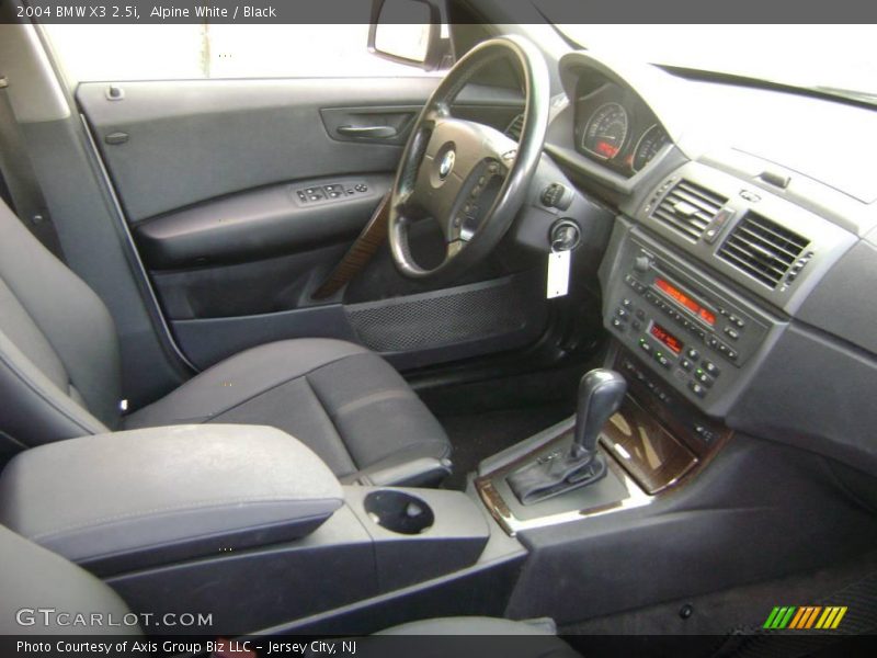 Alpine White / Black 2004 BMW X3 2.5i