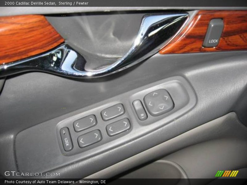 Sterling / Pewter 2000 Cadillac DeVille Sedan