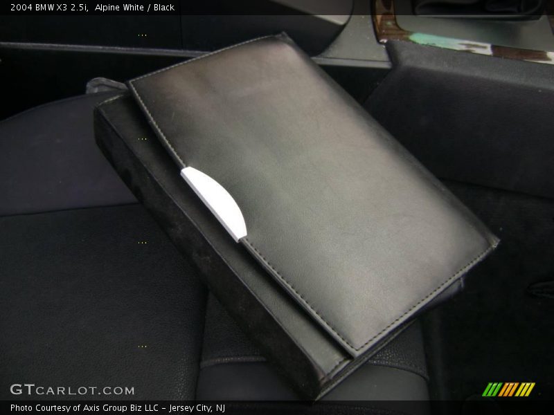 Alpine White / Black 2004 BMW X3 2.5i