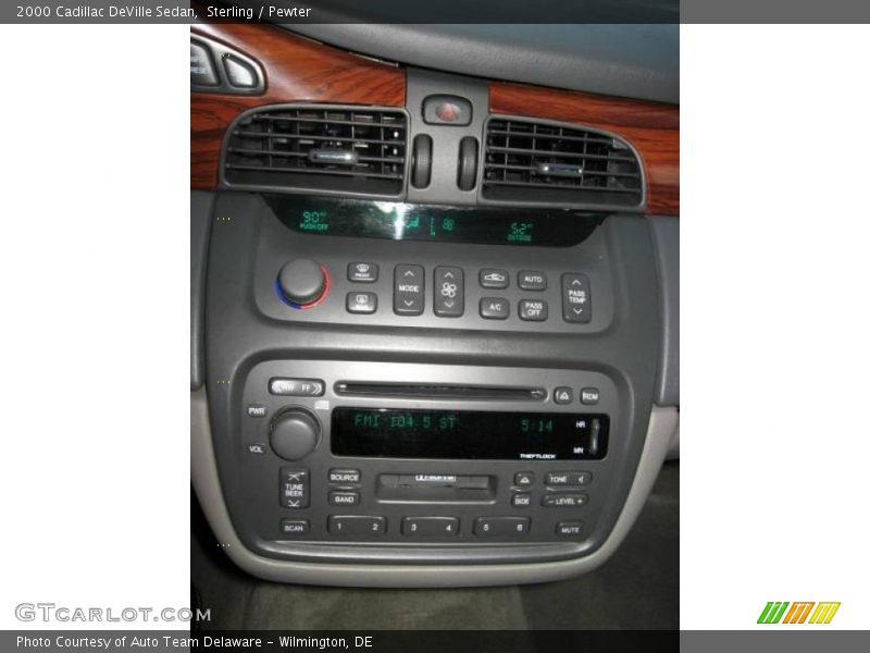 Sterling / Pewter 2000 Cadillac DeVille Sedan