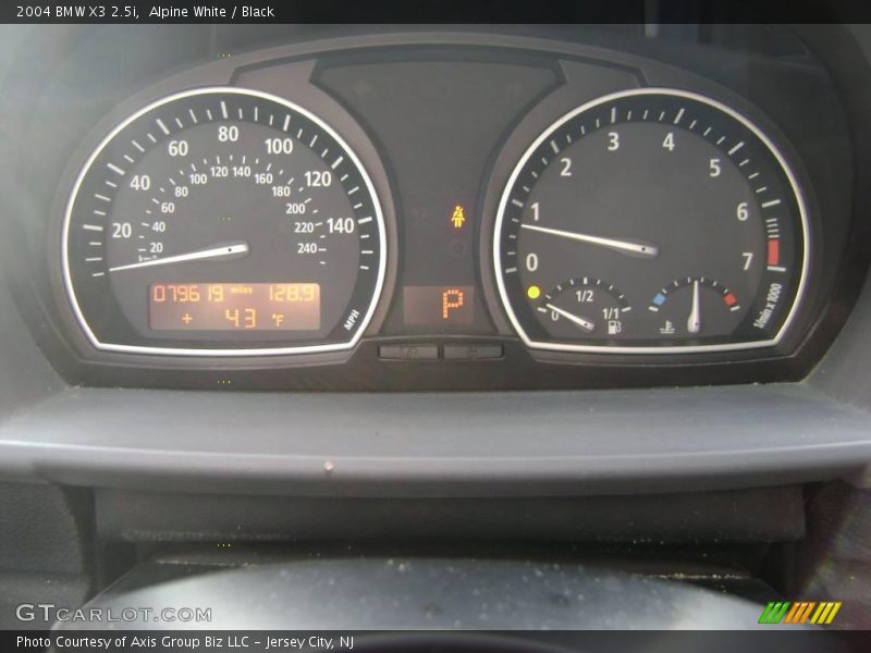 Alpine White / Black 2004 BMW X3 2.5i