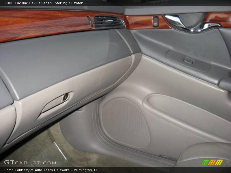 Sterling / Pewter 2000 Cadillac DeVille Sedan