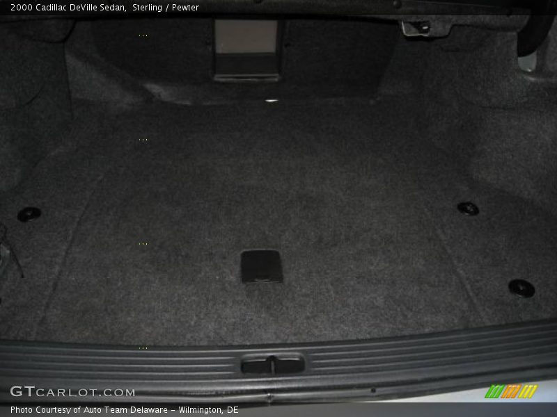 Sterling / Pewter 2000 Cadillac DeVille Sedan