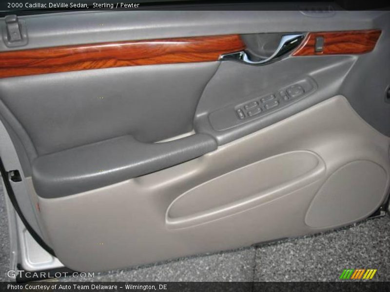 Sterling / Pewter 2000 Cadillac DeVille Sedan