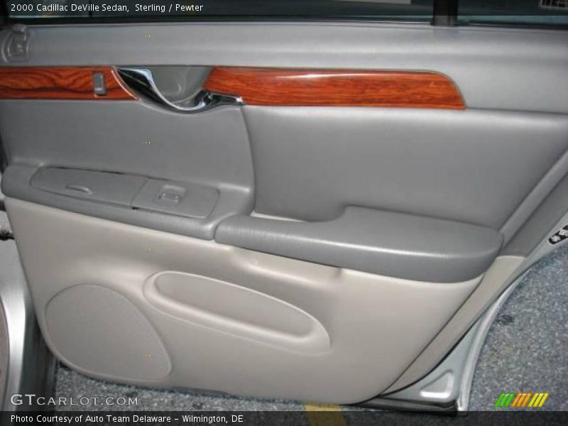 Sterling / Pewter 2000 Cadillac DeVille Sedan